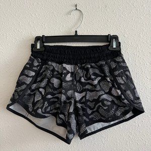 Lululemon Tracker Low-Rise Lined Short 4"